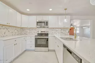 318 W Hatfield St, Tucson, AZ 85706 - Photo 1