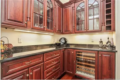 26 Pequot Lane, New Canaan, CT 06840 - Photo 12