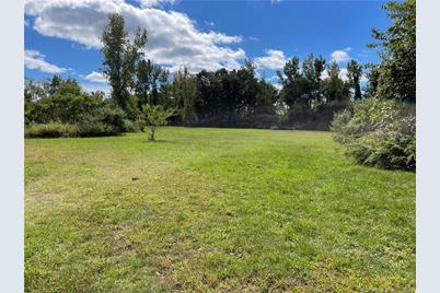 71 Leonardo Drive, North Haven, CT 06473 - Photo 1