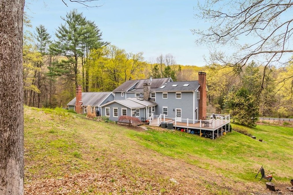 275 Wewaka Brook Rd, Bridgewater CT  06752-1714 exterior