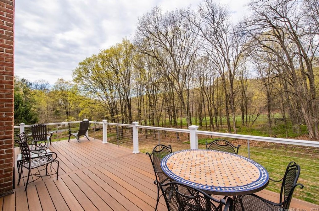 275 Wewaka Brook Rd, Bridgewater CT  06752-1714 exterior