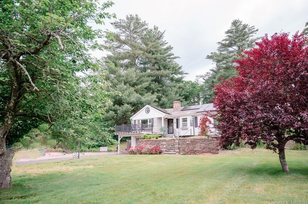 68 Lawrence Ave, Avon, CT 06001