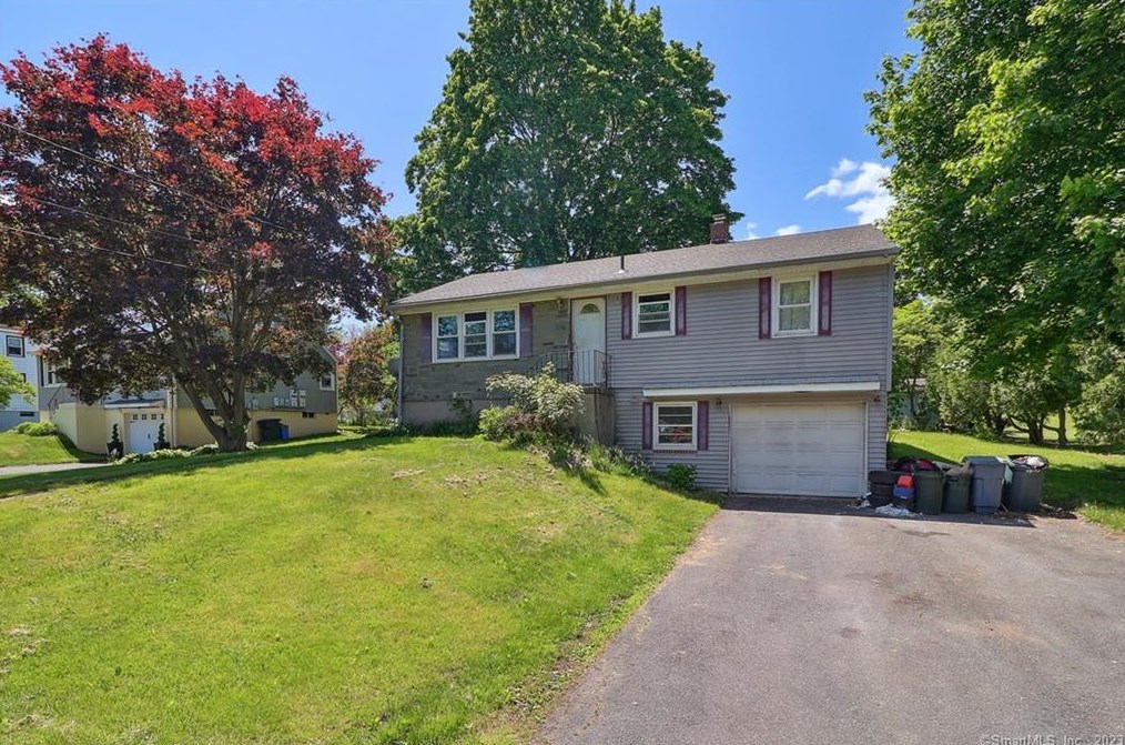 102 Belvedere Dr, Meriden, CT 06450 exterior