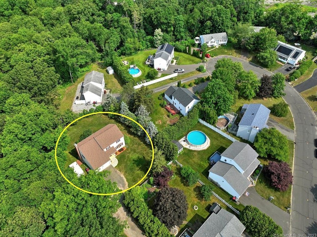 58 Glendale Ct, Union City, CT 06770 exterior