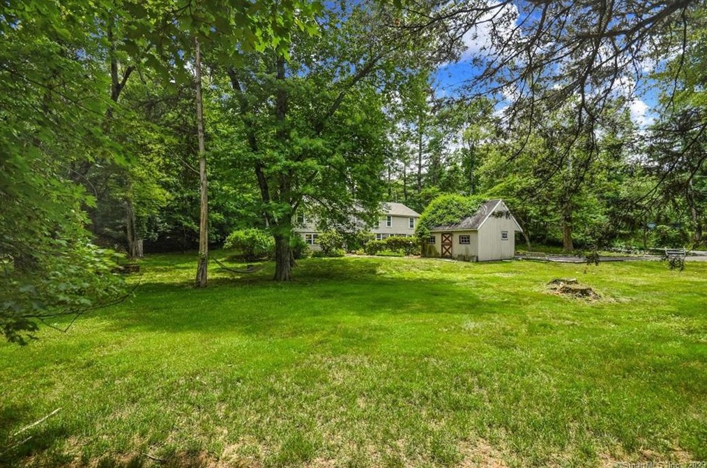 11 Cedar Ln, Weston, CT 06883-2806