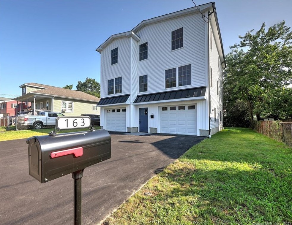 163 Garibaldi Ave, Stratford, CT 06615-7267
