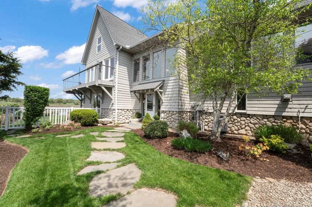 19 Shorehaven Rd, Norwalk, CT 06855