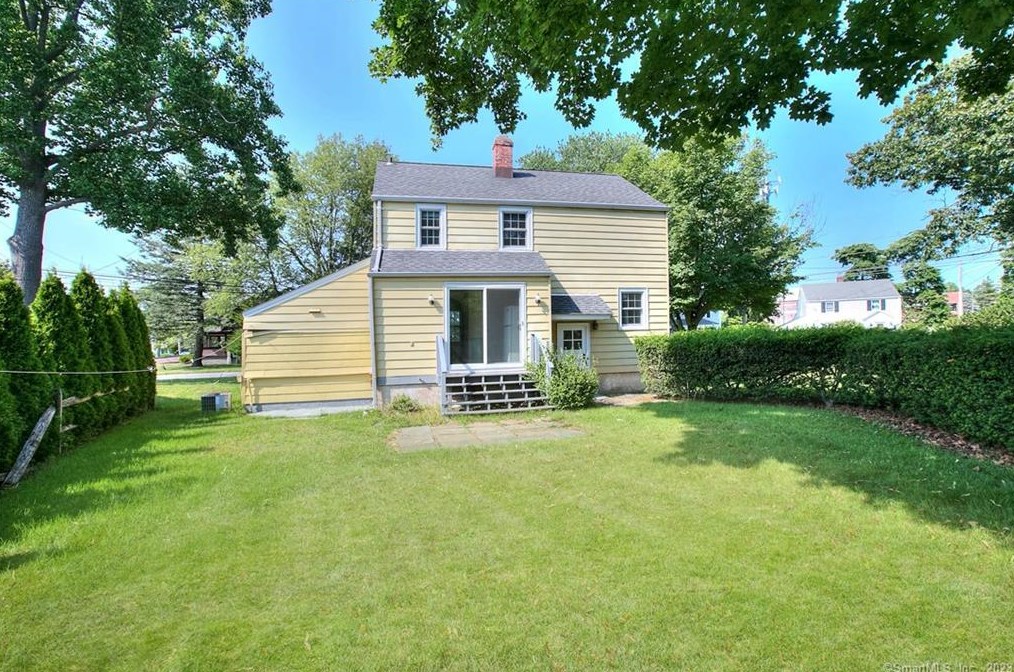 30 Catherine St, Fairfield, CT 06824
