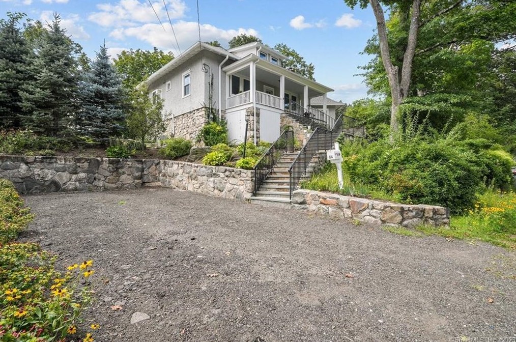 64 Orchard St, Cos Cob, CT 06807