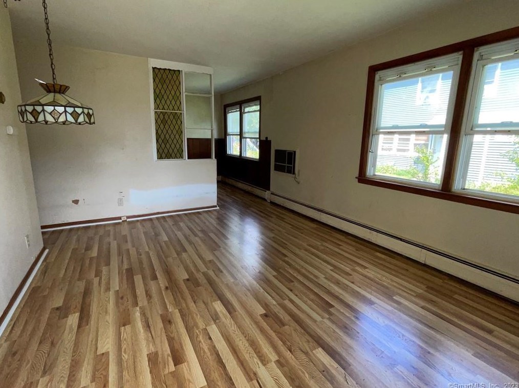 24 Vought Pl, Stratford, CT 06614-2949