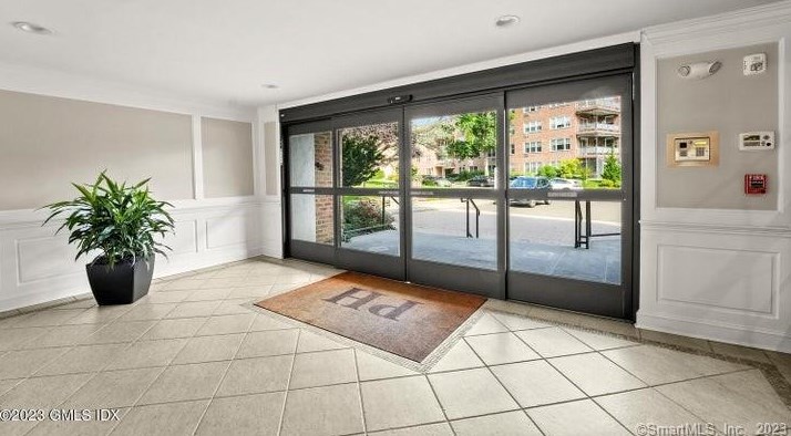 3 Putnam Hill #4h, Greenwich, CT 06830
