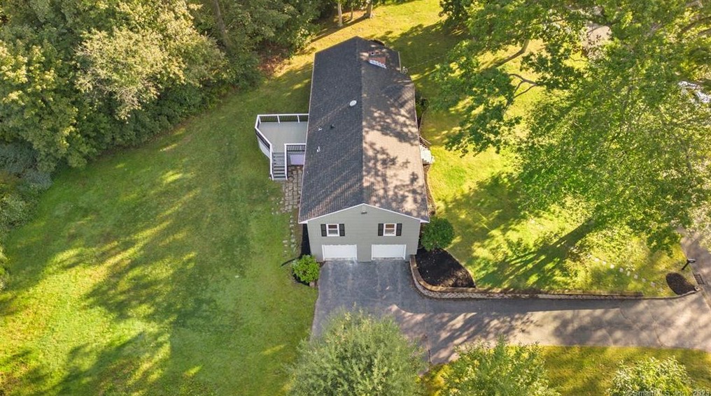 249 Hawthorne Ln, Orange, CT 06477 exterior