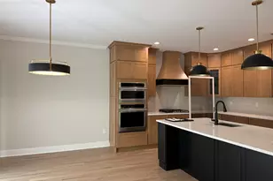 14 Village Cir, Guilford, CT 06437 - Photo 4
