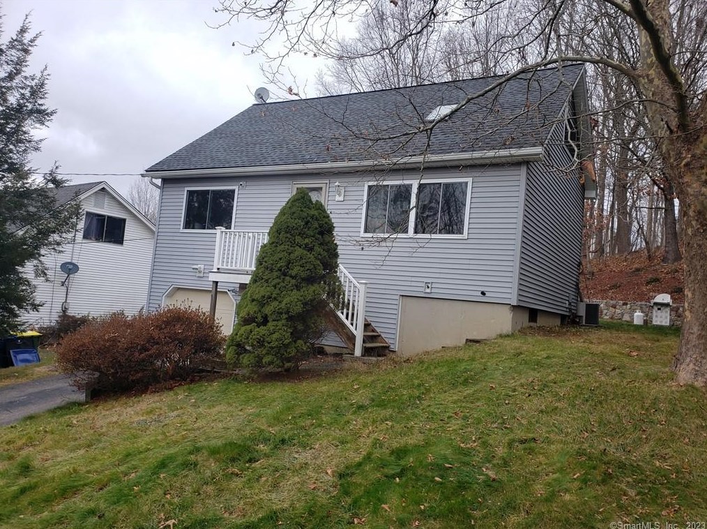 66 Kara Dr, Waterbury, CT 06704 exterior