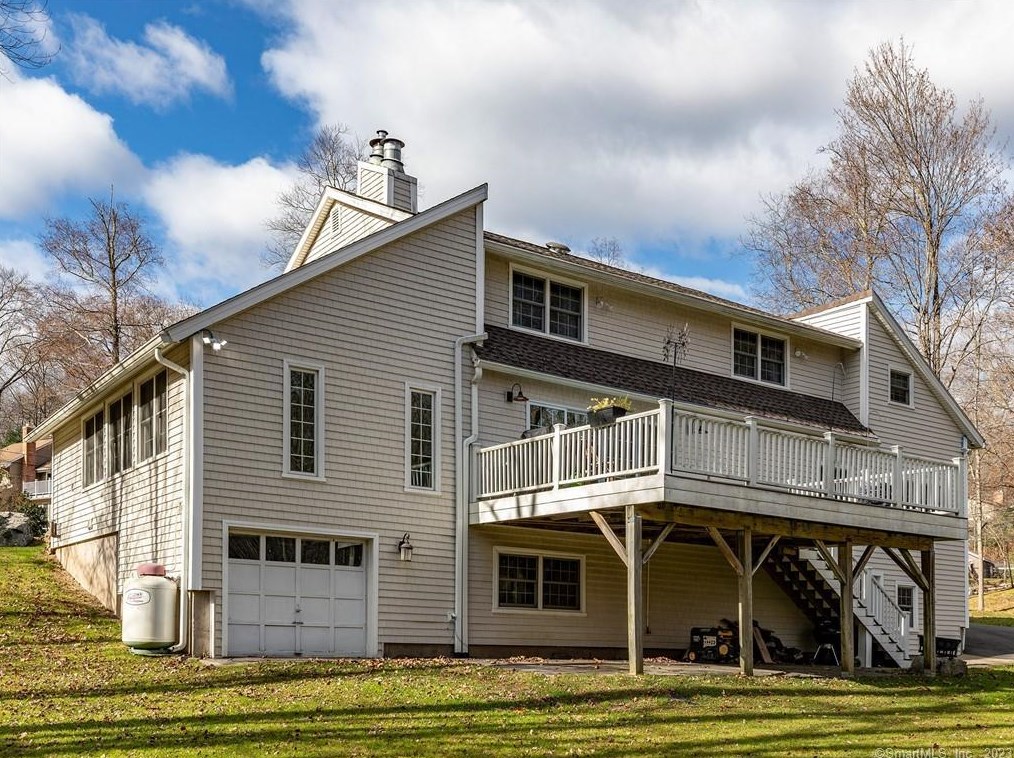 27 Northridge Rd, Union City, CT 06770 exterior