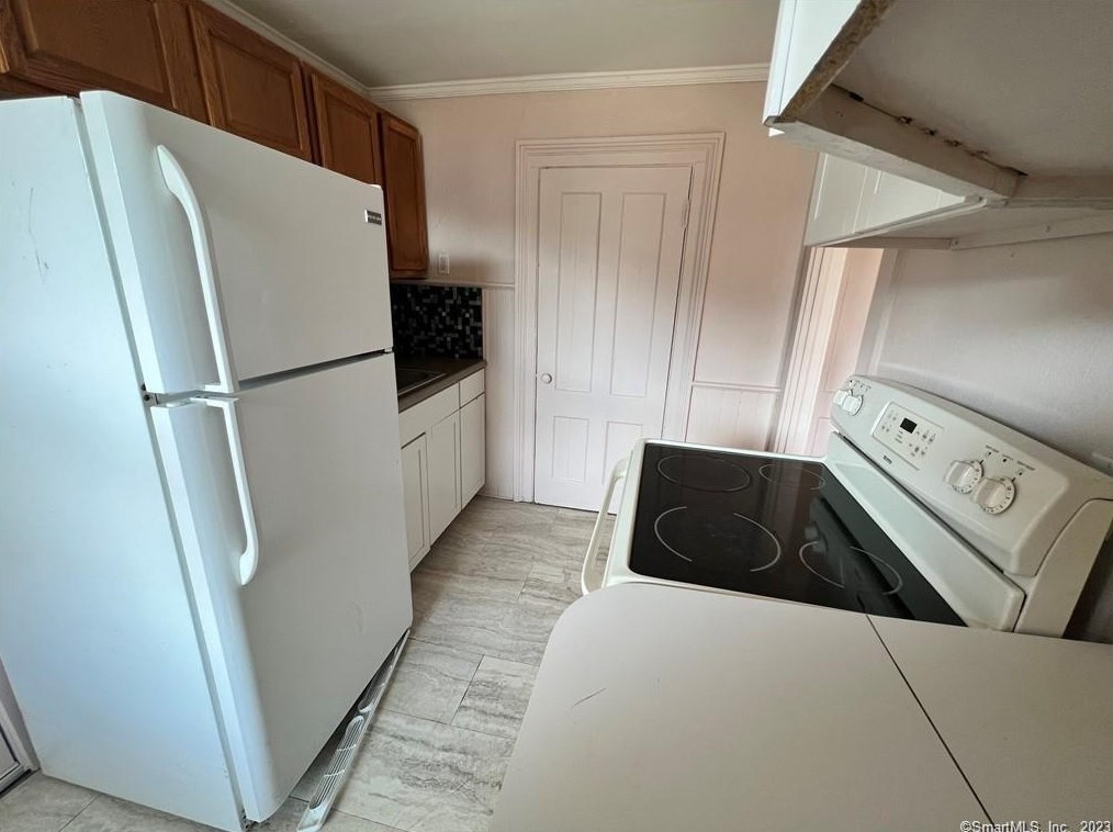 175 Main St #3a, Winsted, CT 06098