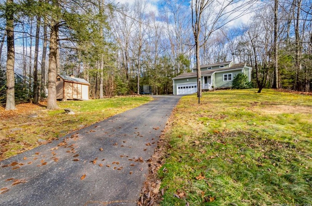 20 Duncaster Wood, Granby, CT 06035 exterior