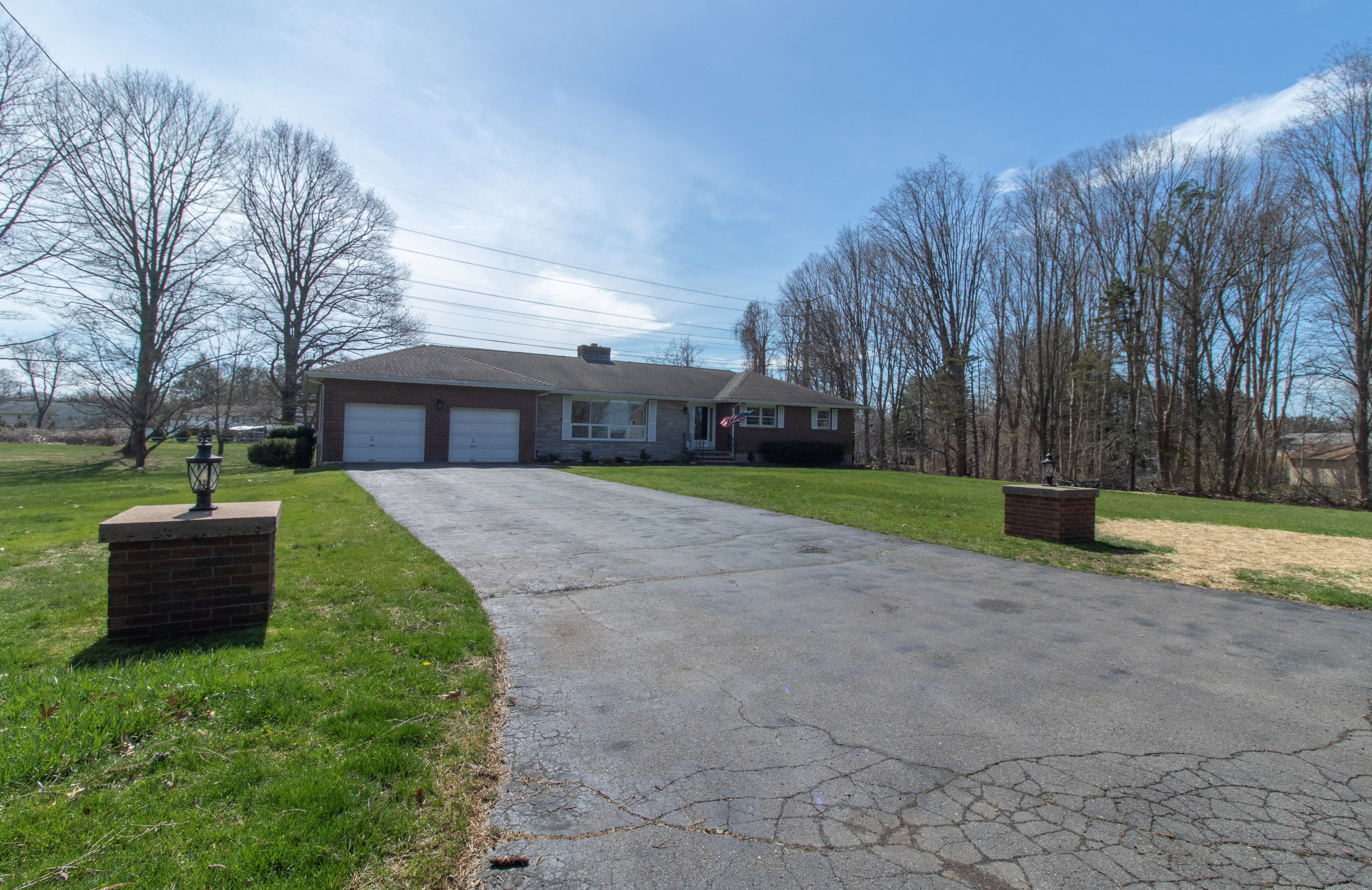 392 Hitching Post Dr, Orange, CT 06477 exterior