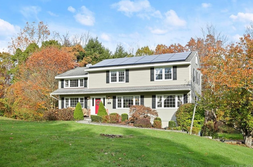 44 Holmes Rd, Ridgefield, CT 06877 exterior