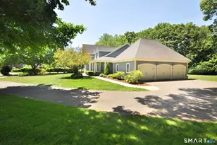634 Thoreau Cir, Windsor, CT 06095 - Photo 2