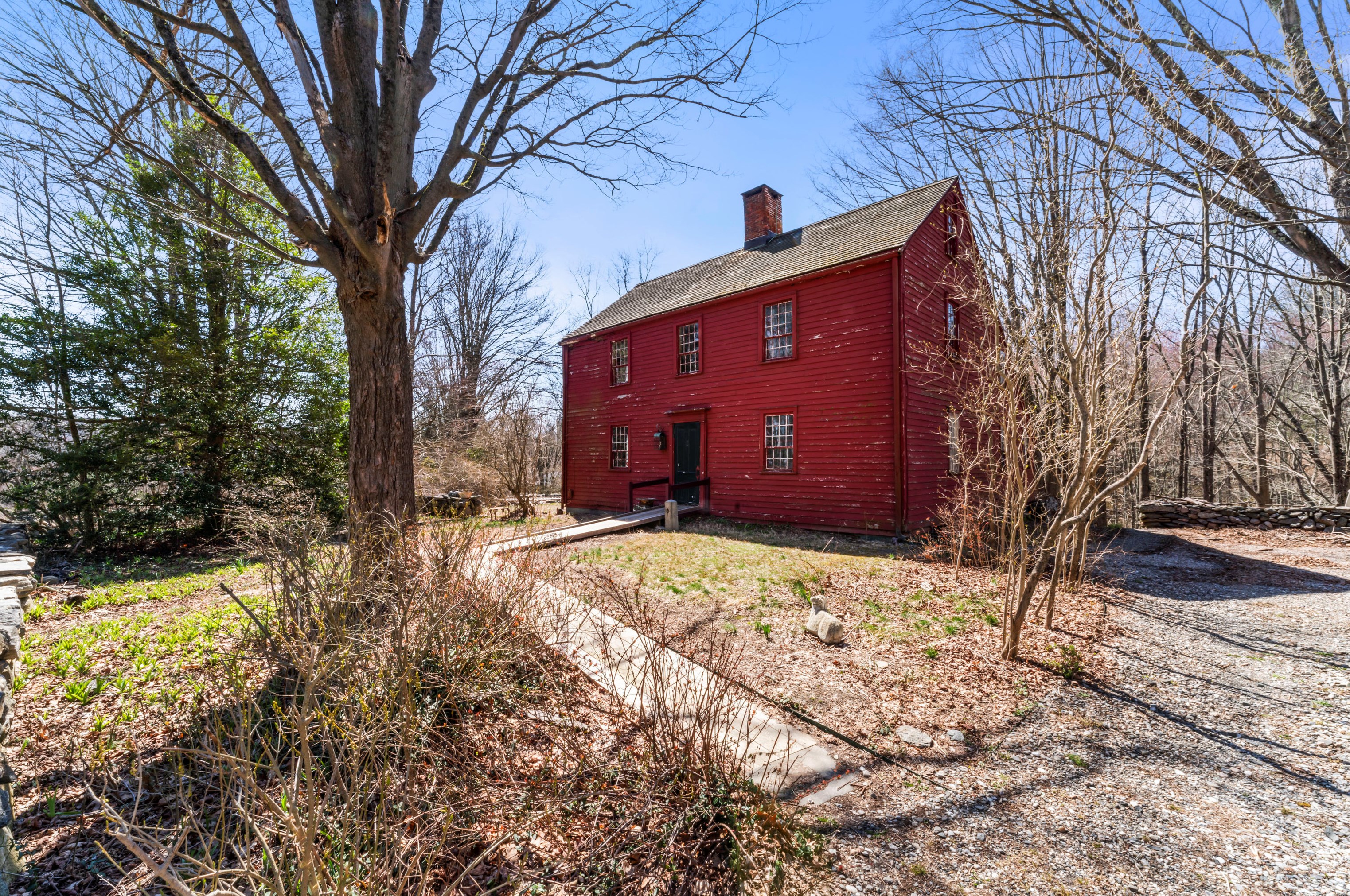 76 Huntingtown Rd, Newtown, CT 06470-2610