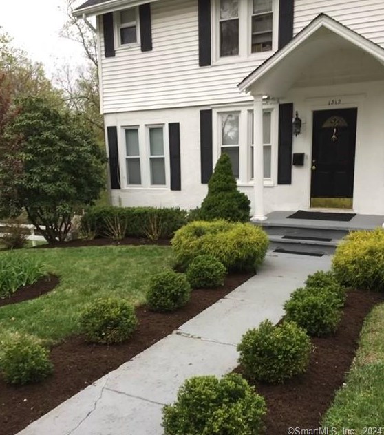 1312 Hope St, Stamford, CT 06907 exterior