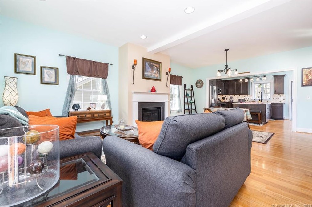 13 Chapman Chase, Windsor Locks, CT 06096-1343