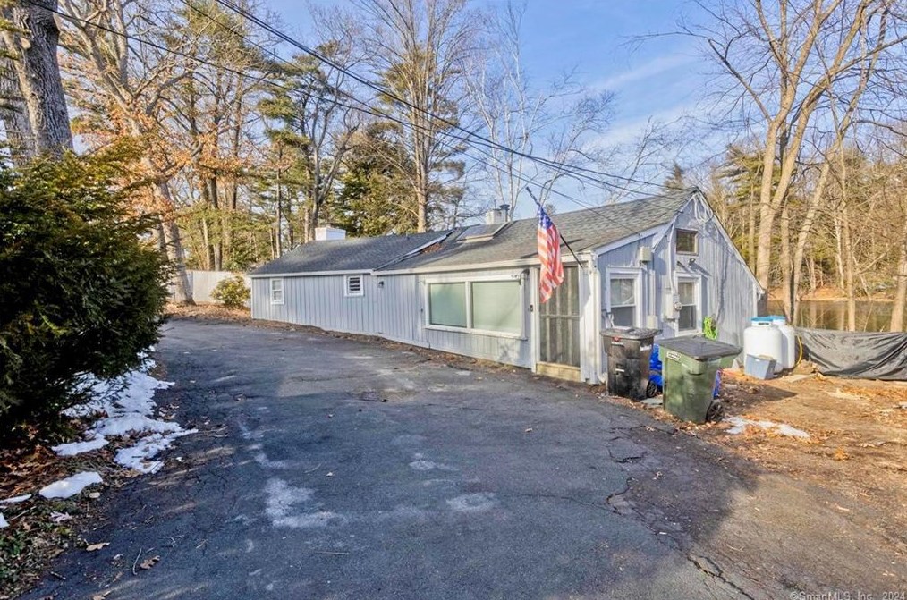 400 Salmon Brook St, Granby CT  06035-1400 exterior