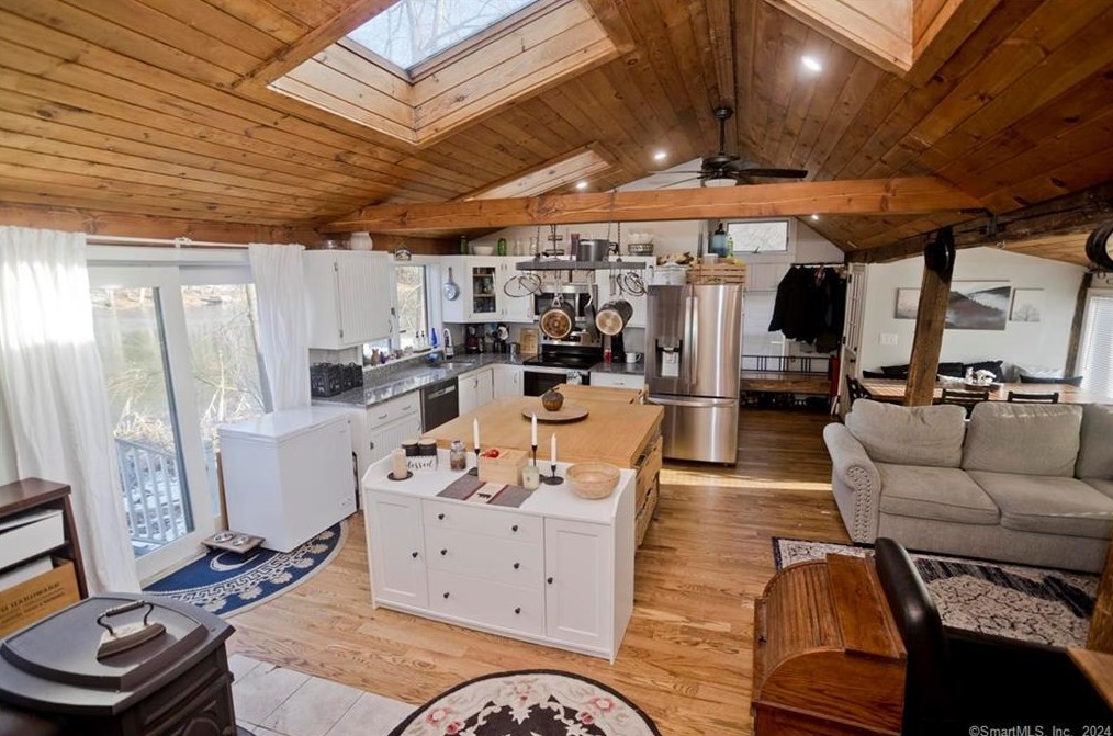 400 Salmon Brook St, Granby CT  06035-1400 exterior