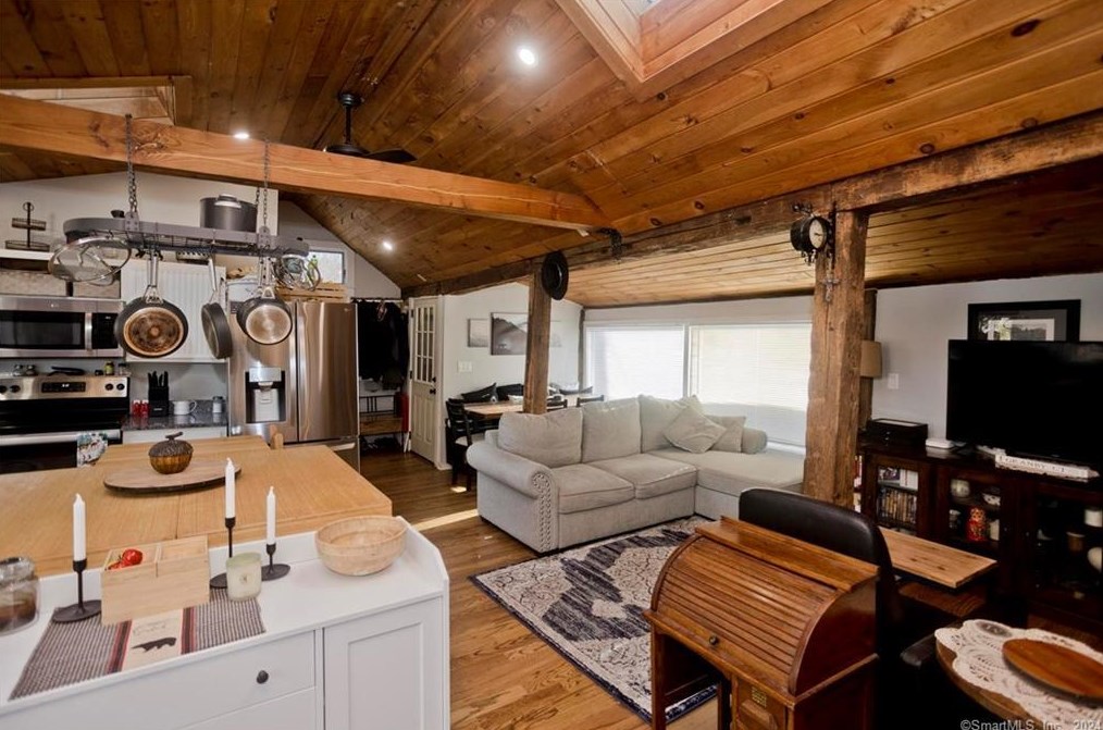 400 Salmon Brook St, Granby CT  06035-1400 exterior