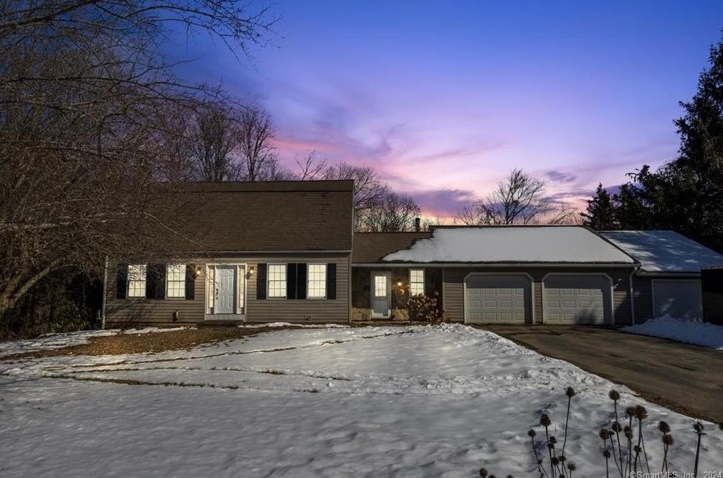 17 Oakdale Rd, Terryville, CT 06786 exterior