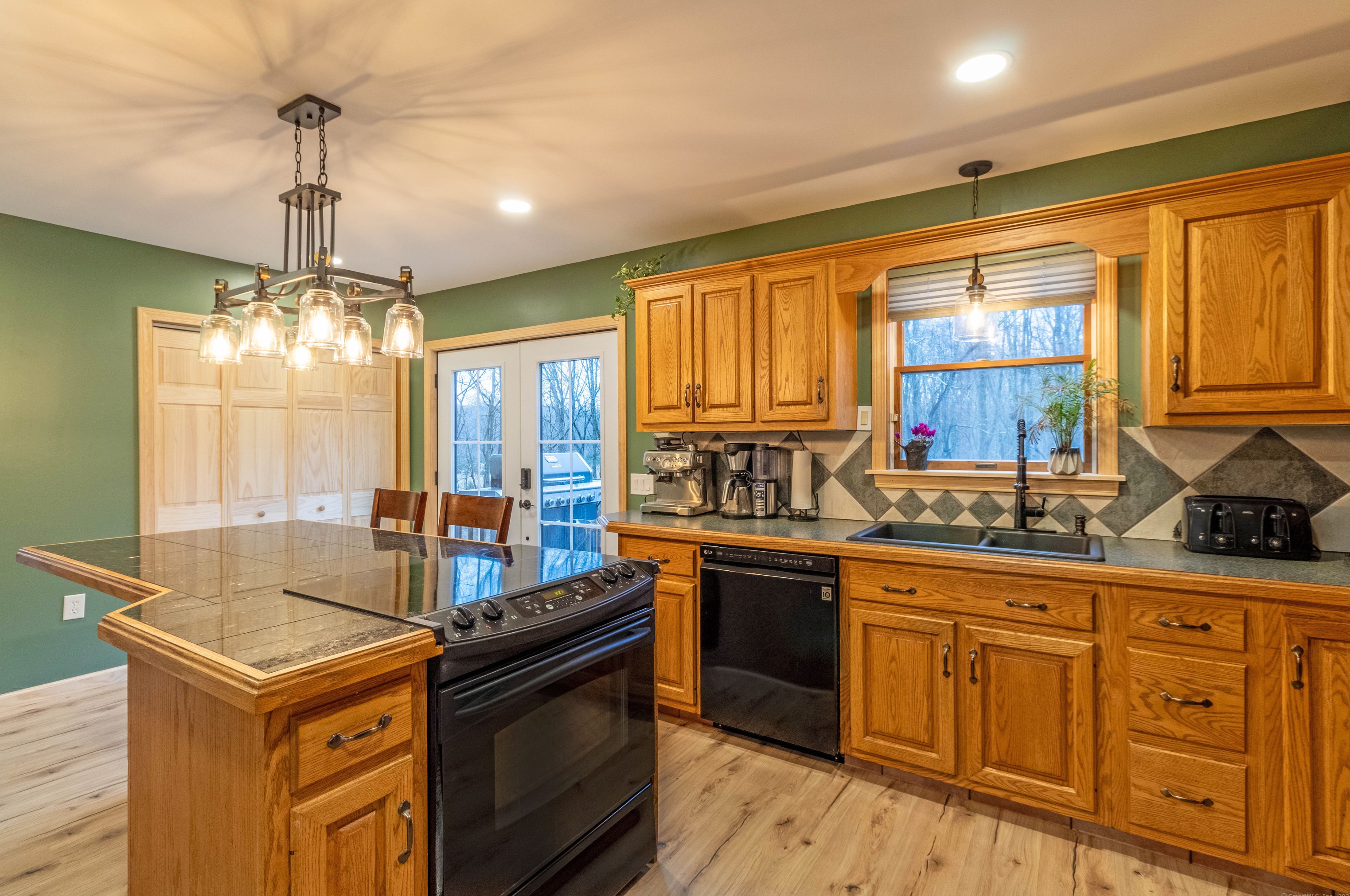 450 Windham Ave, Colchester, CT 06415 exterior
