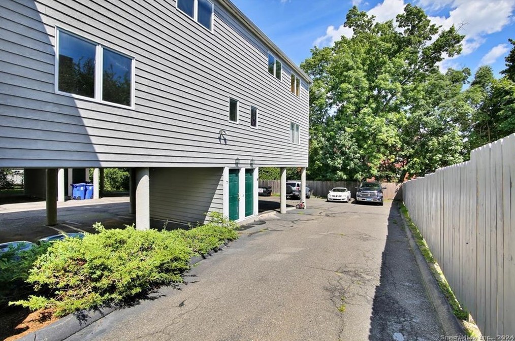 32 Fairview Ave, Norwalk, CT 06850 exterior