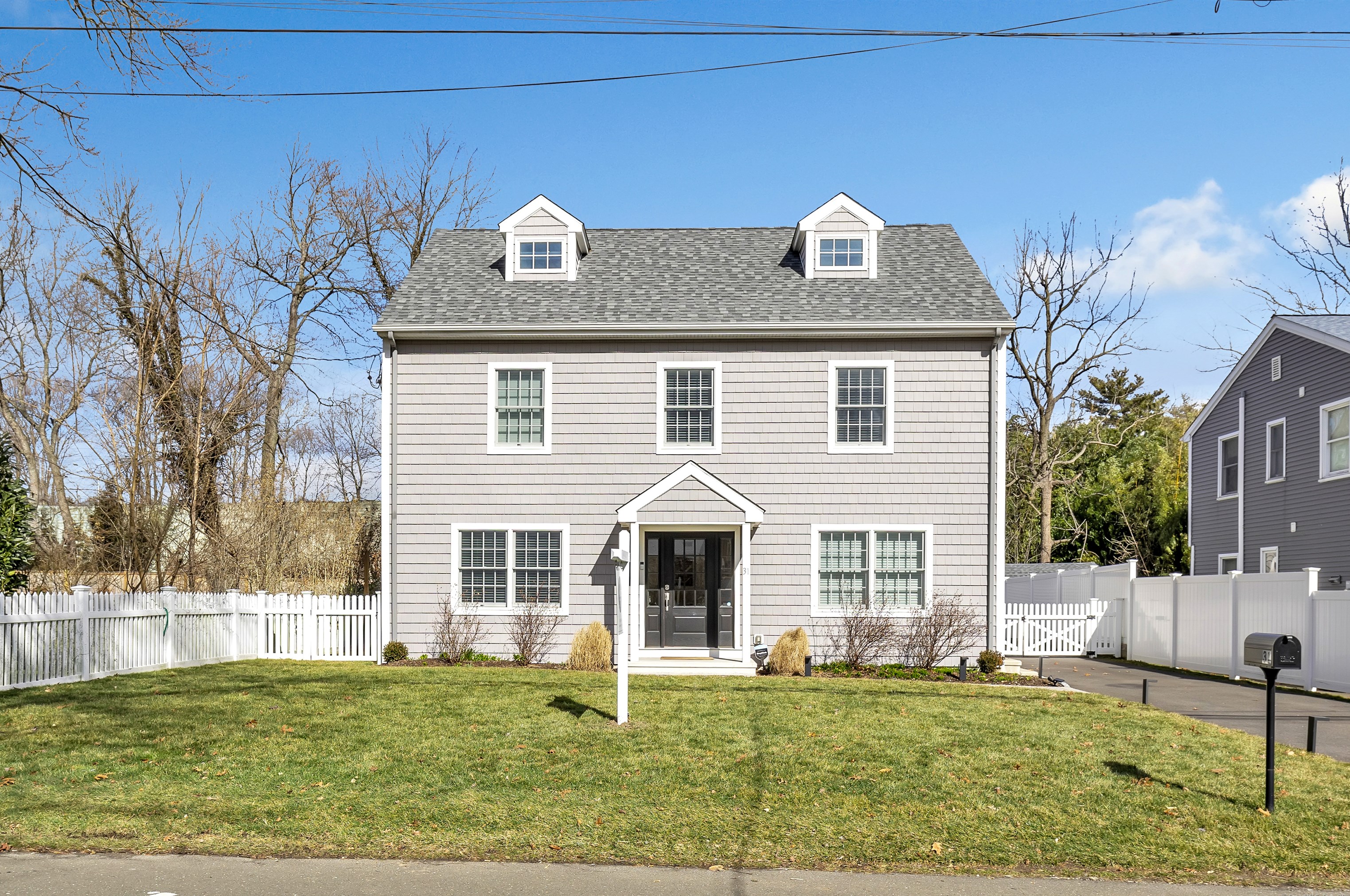 31 Maple St, Tokeneke, CT 06820-5208