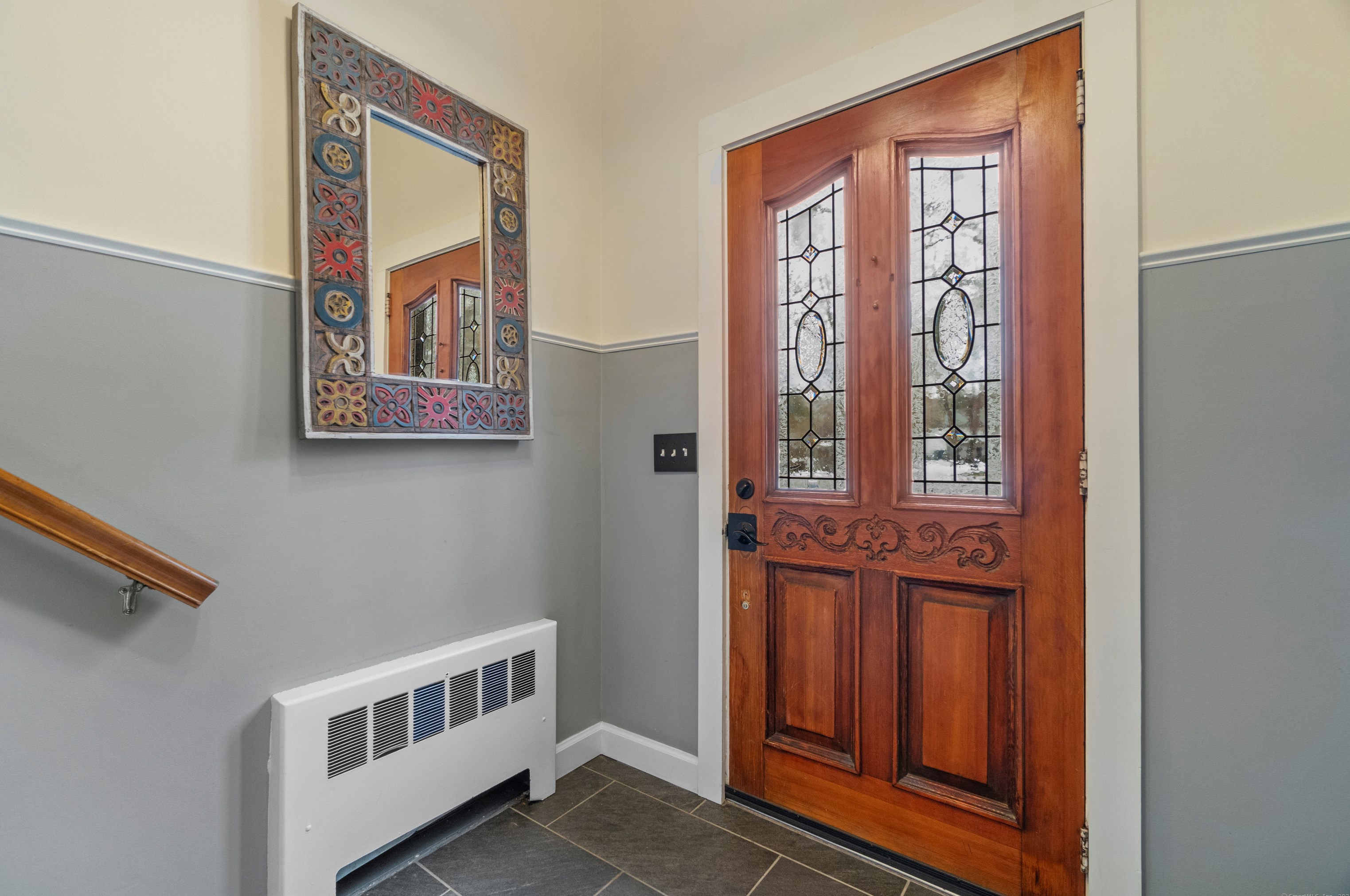 7 Juniper Rd, Newtown, CT 06470