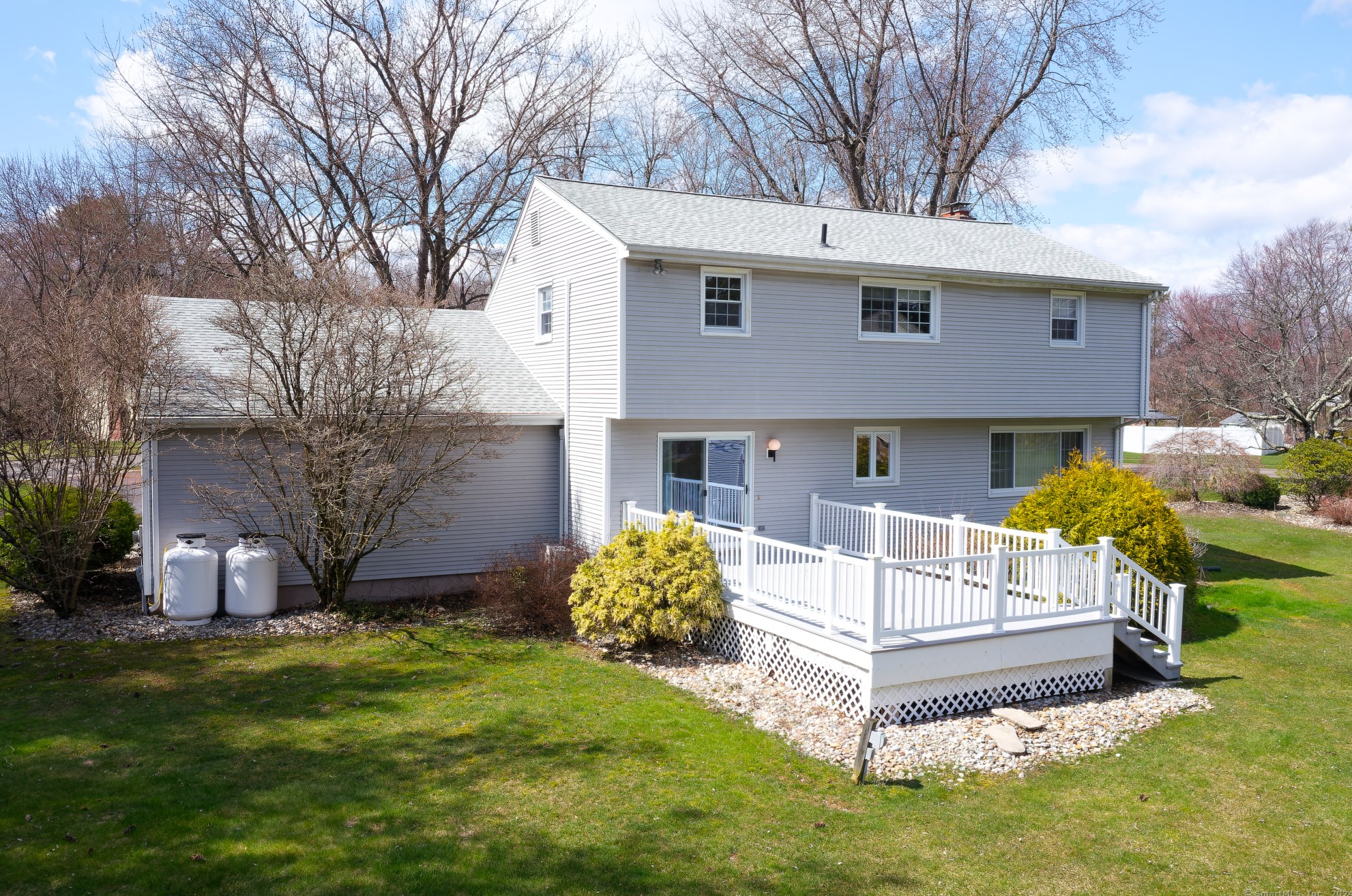 26 Lipman Dr, Wapping, CT 06074