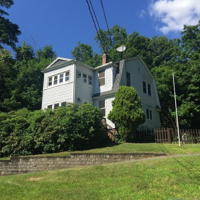 106 Glenwood Ave, Waterbury, CT 06762 exterior
