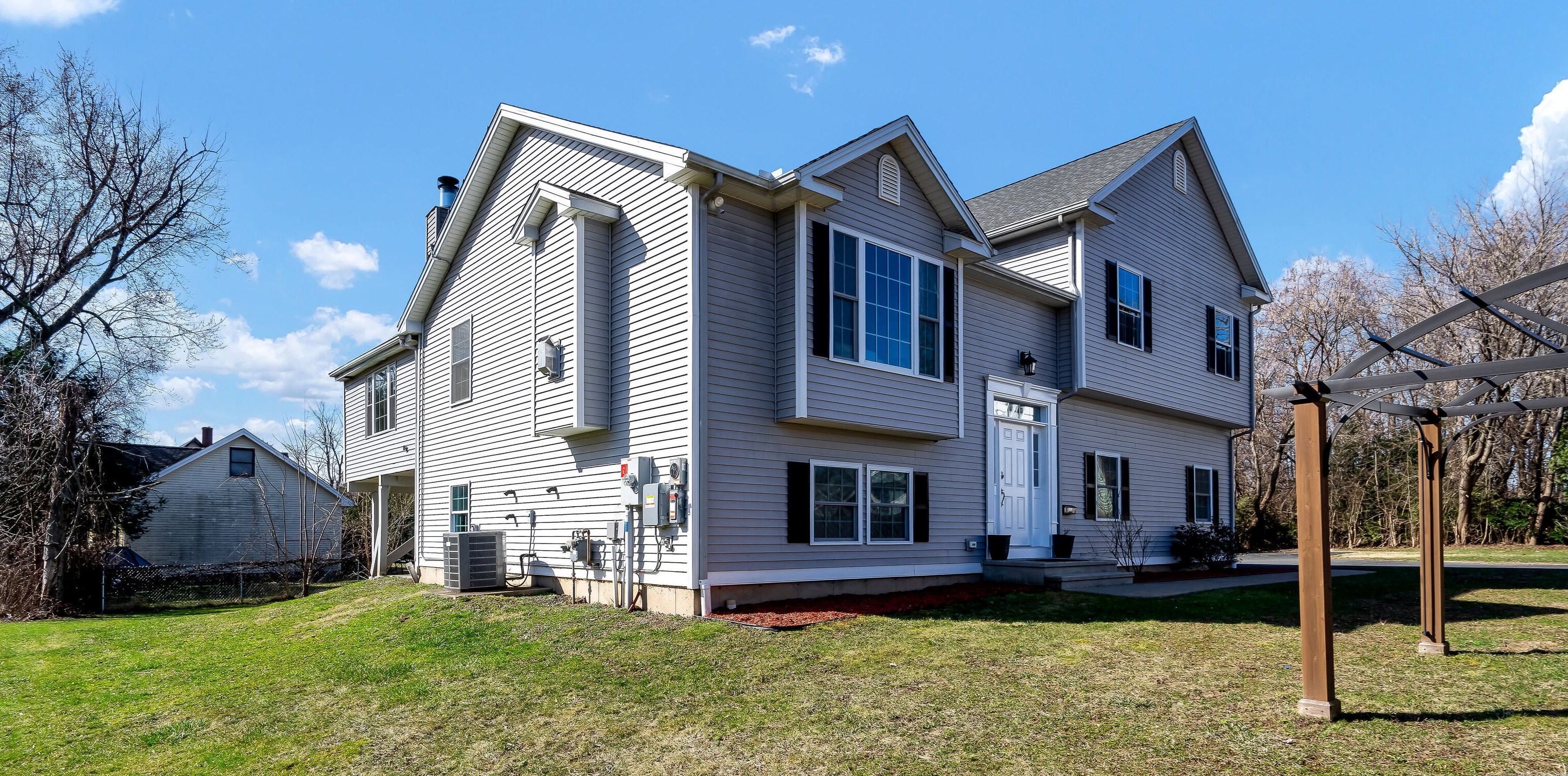 159 Grove St, Windsor Locks, CT 06096