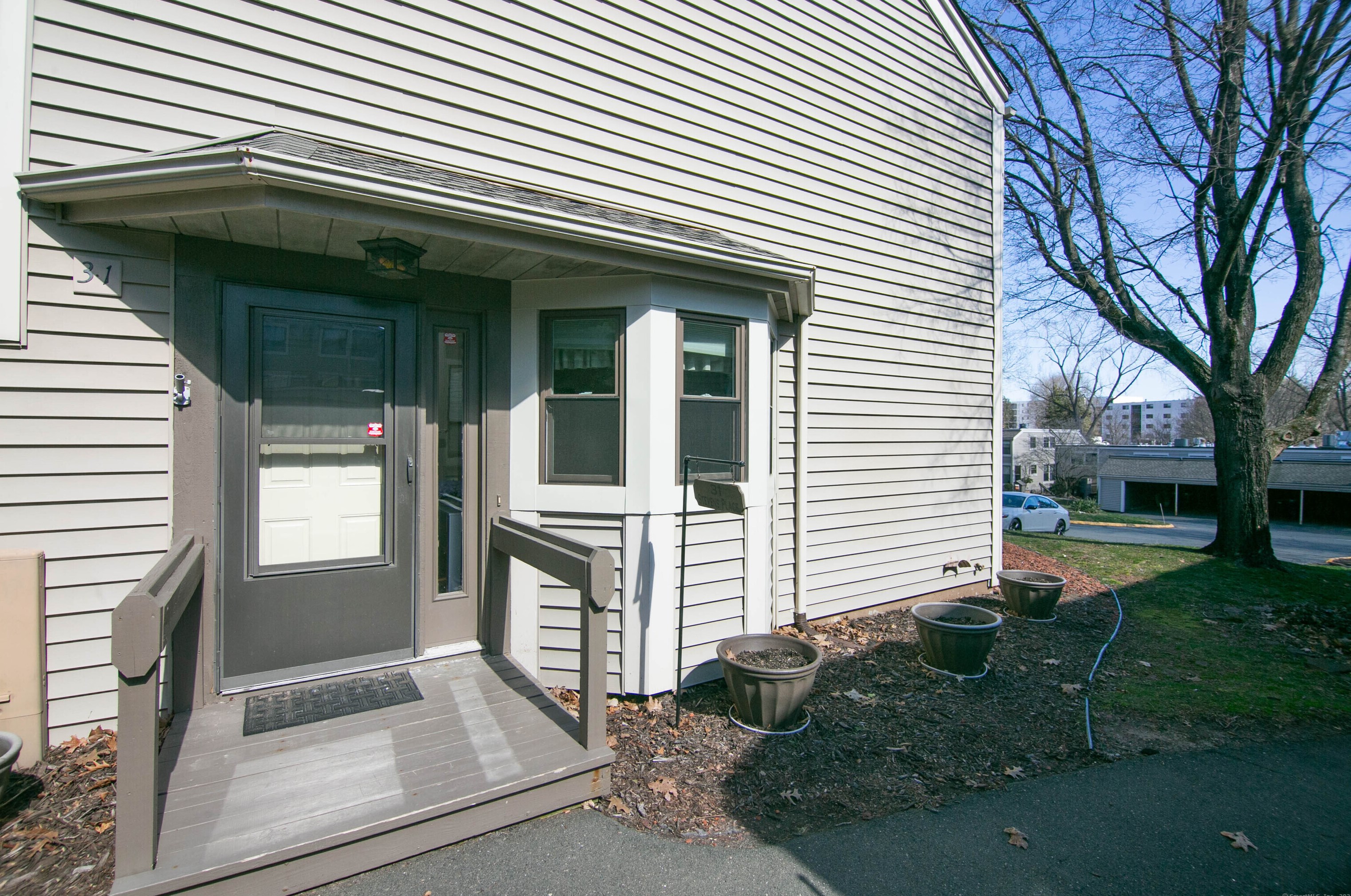 31 Stevens Pl, Rocky Hill, CT 06067-3212