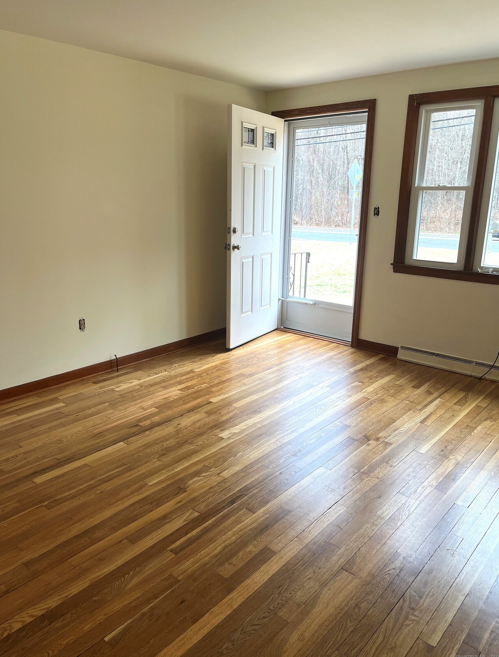 47 Dowd Ave, Collinsville CT  06019-2488 exterior
