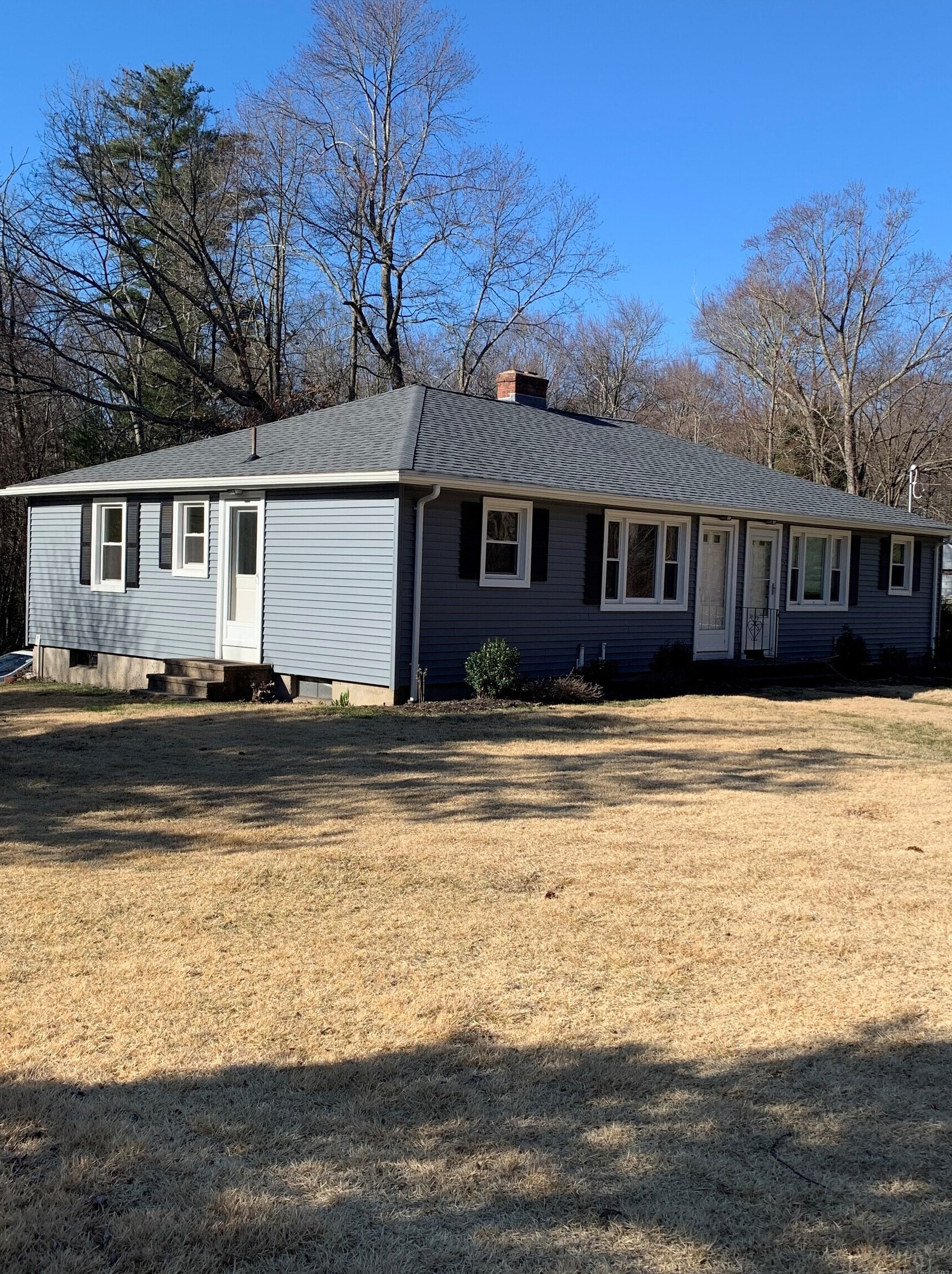 47 Dowd Ave, Collinsville CT  06019-2488 exterior
