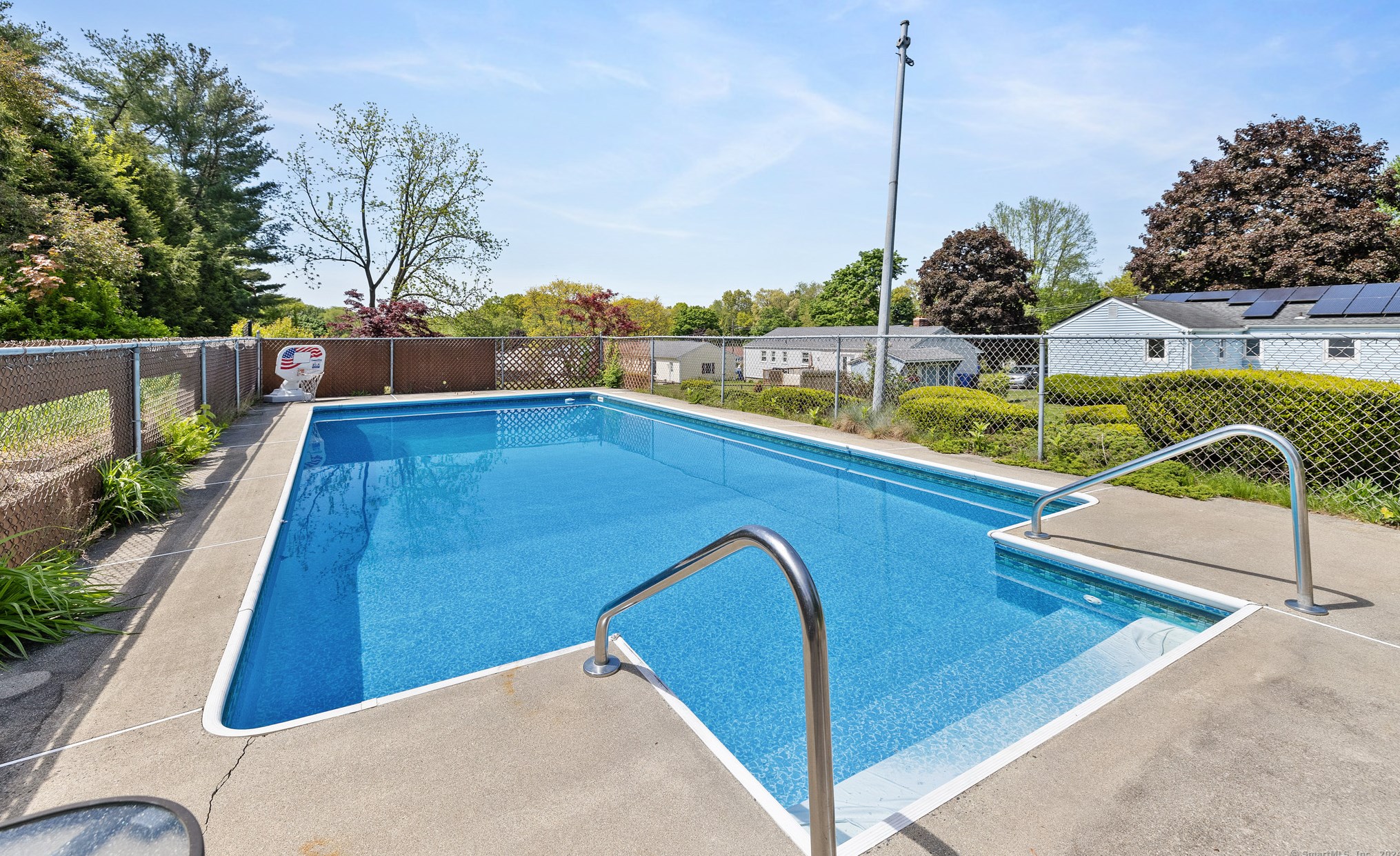 95 Diane Dr, Wapping, CT 06074
