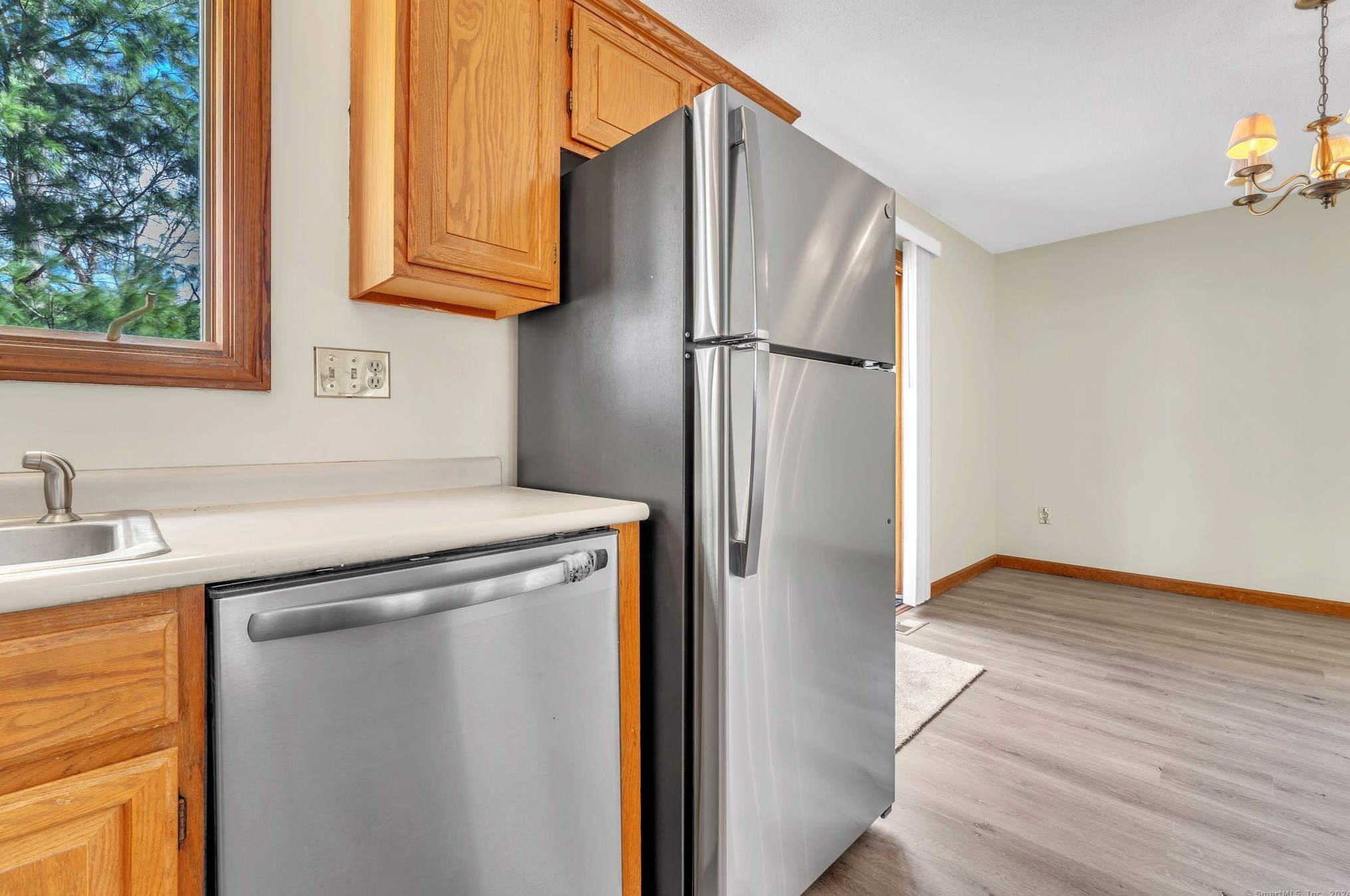17 Windwood Dr, Windsor Locks CT  06096-1610 exterior