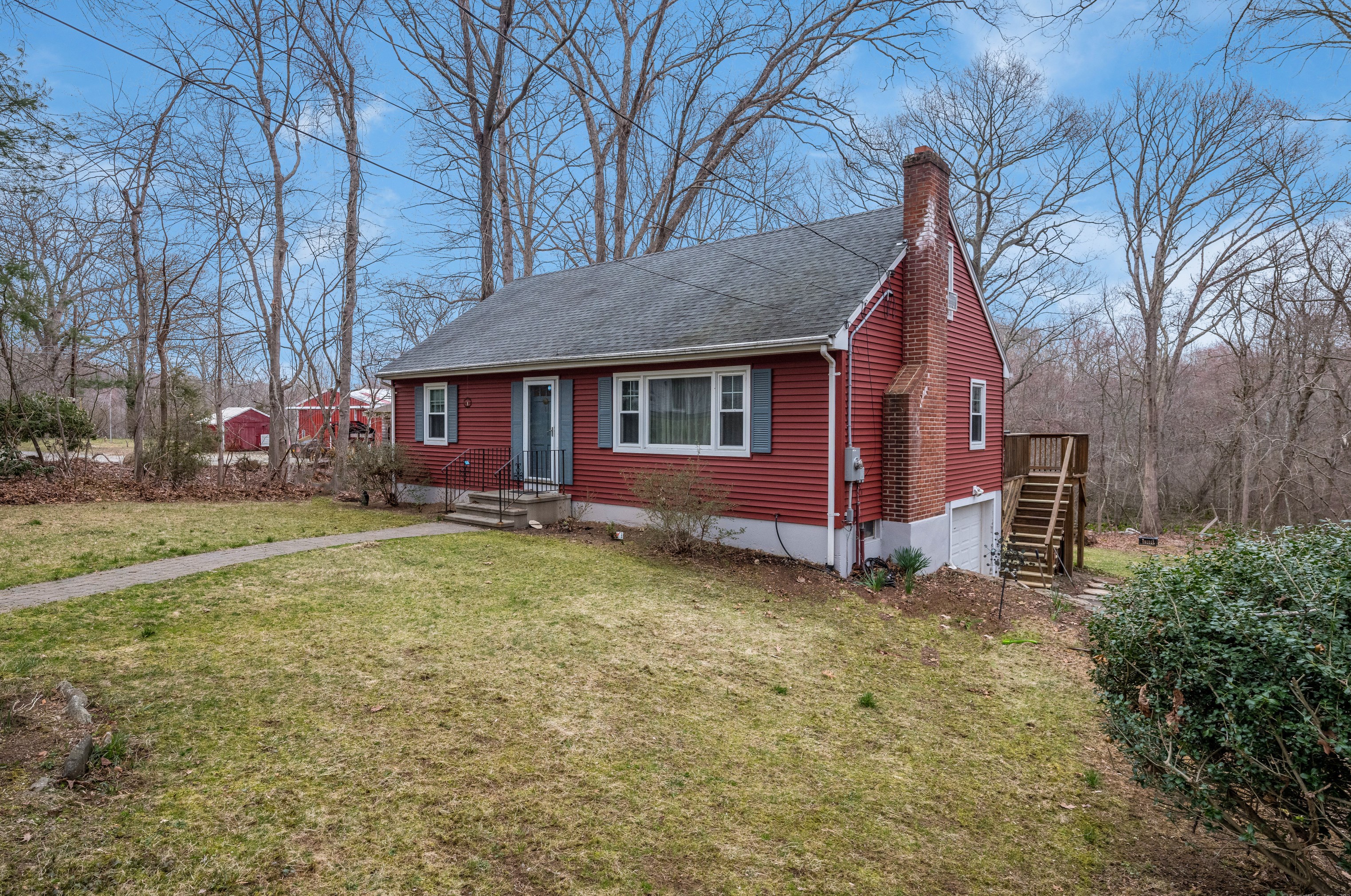 8 Autumn Ln, Clinton, CT 06413 exterior