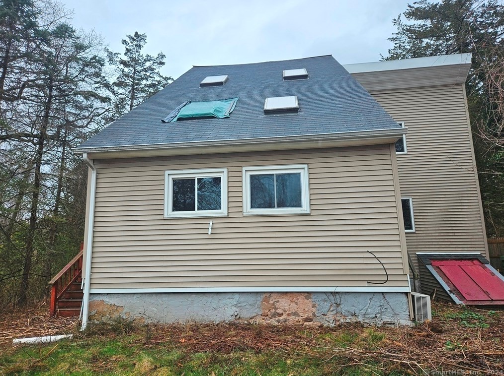 6 Ross Rd, Rockfall CT  06481-2028 exterior