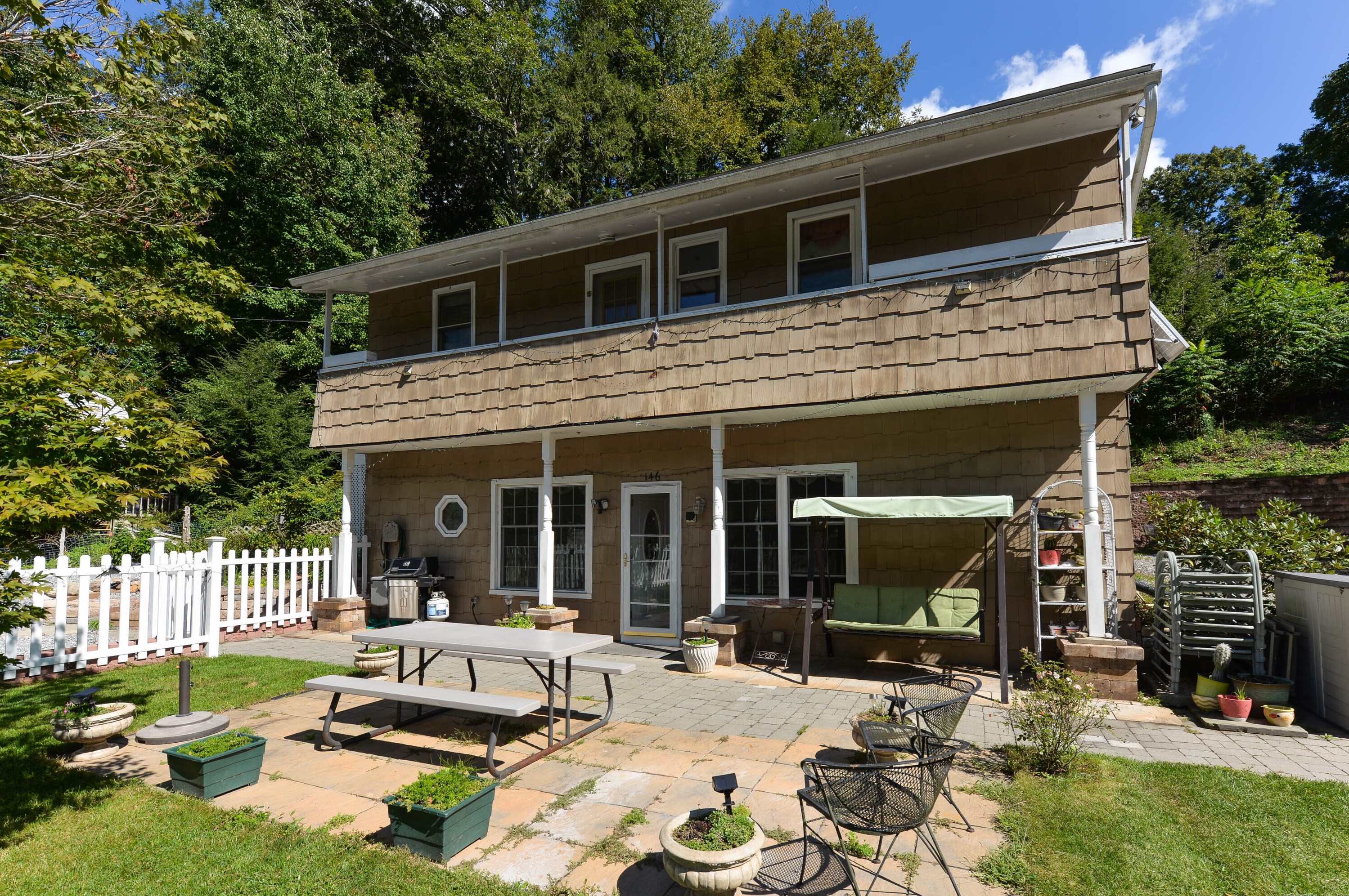 146 River Trl, Southbury, CT 06488-2231