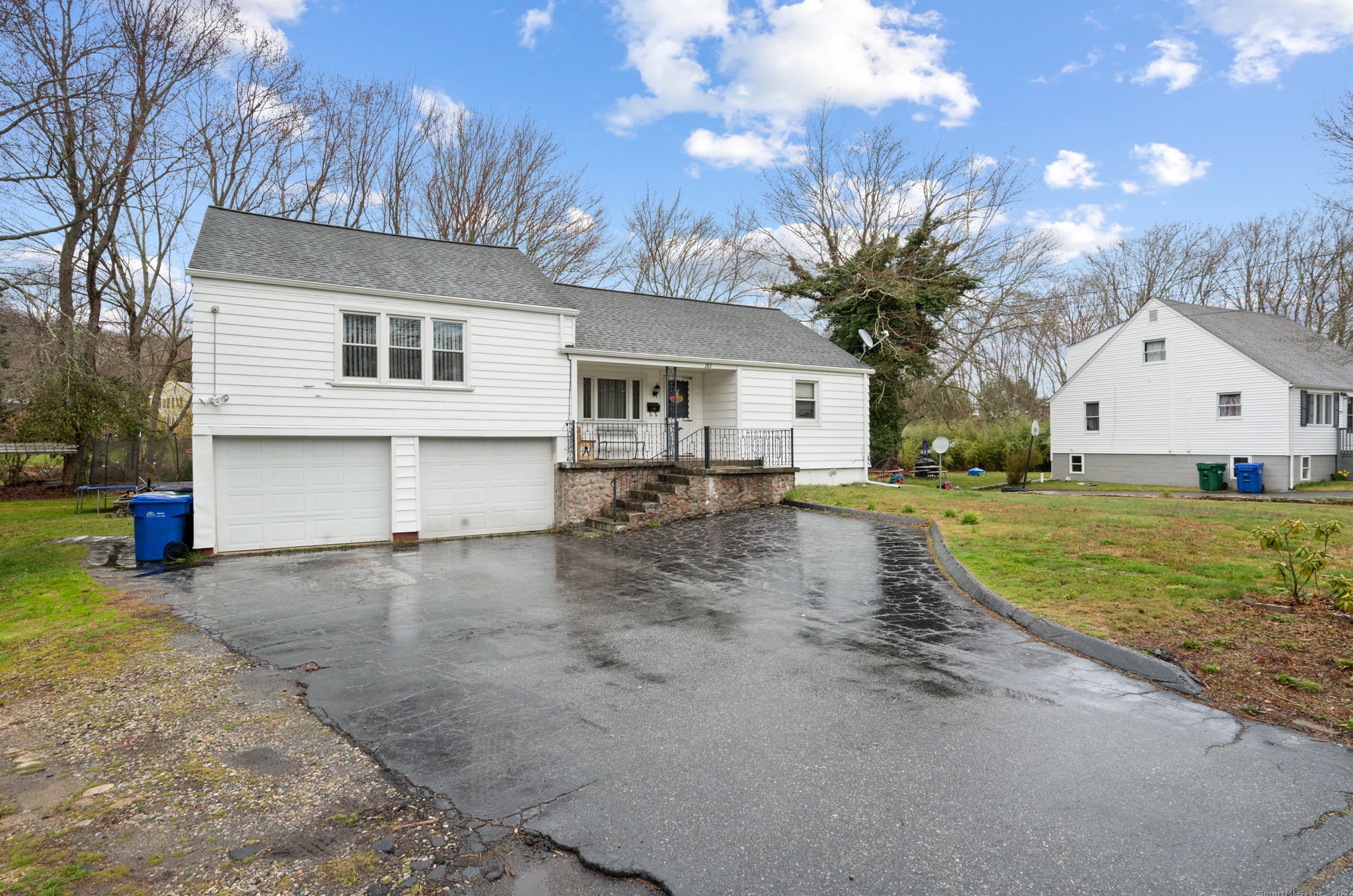 283 Boston Post Rd, Waterford, CT 06385 exterior