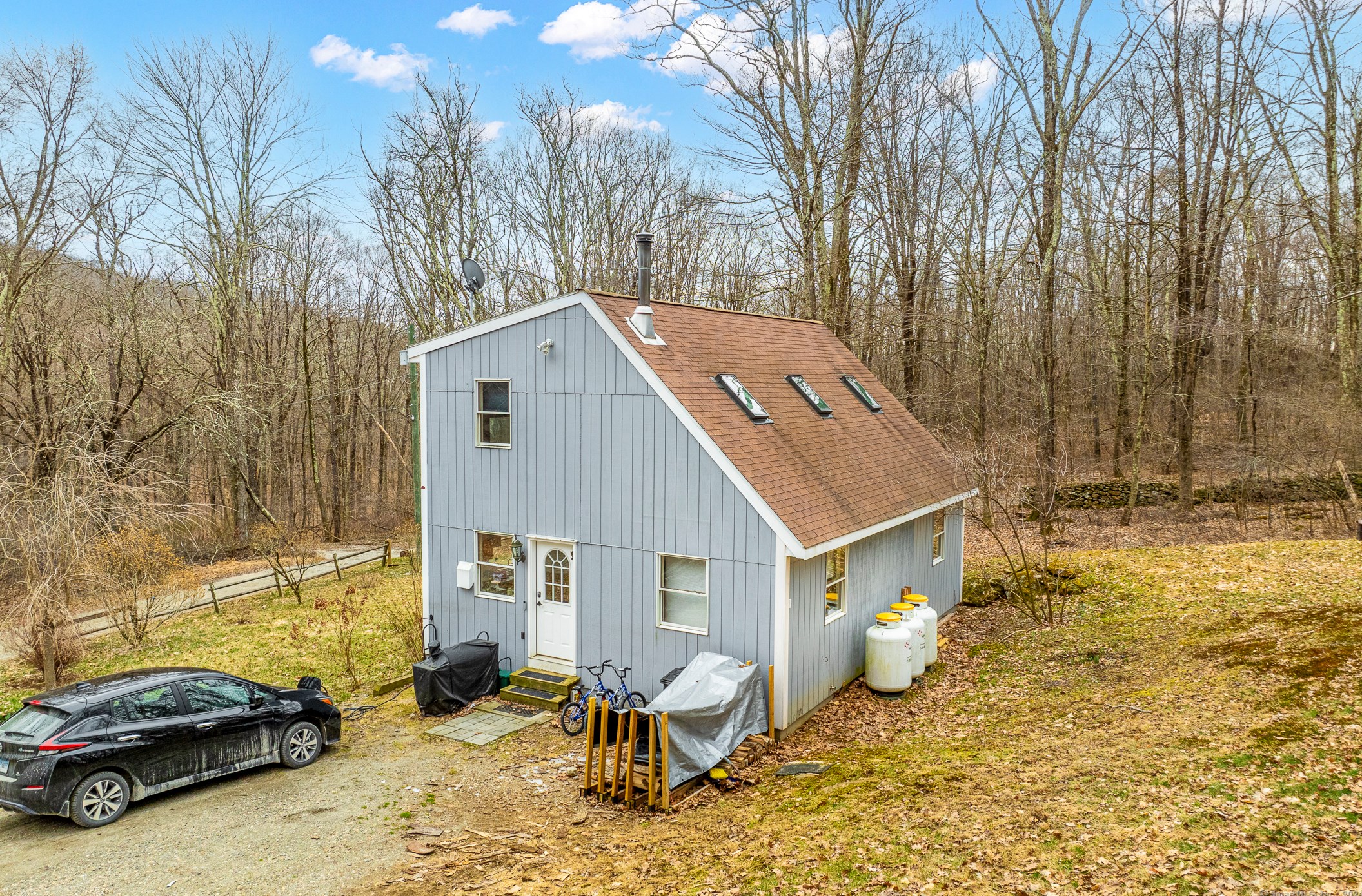 45 Caroline Dr, West Woods, CT 06069 exterior