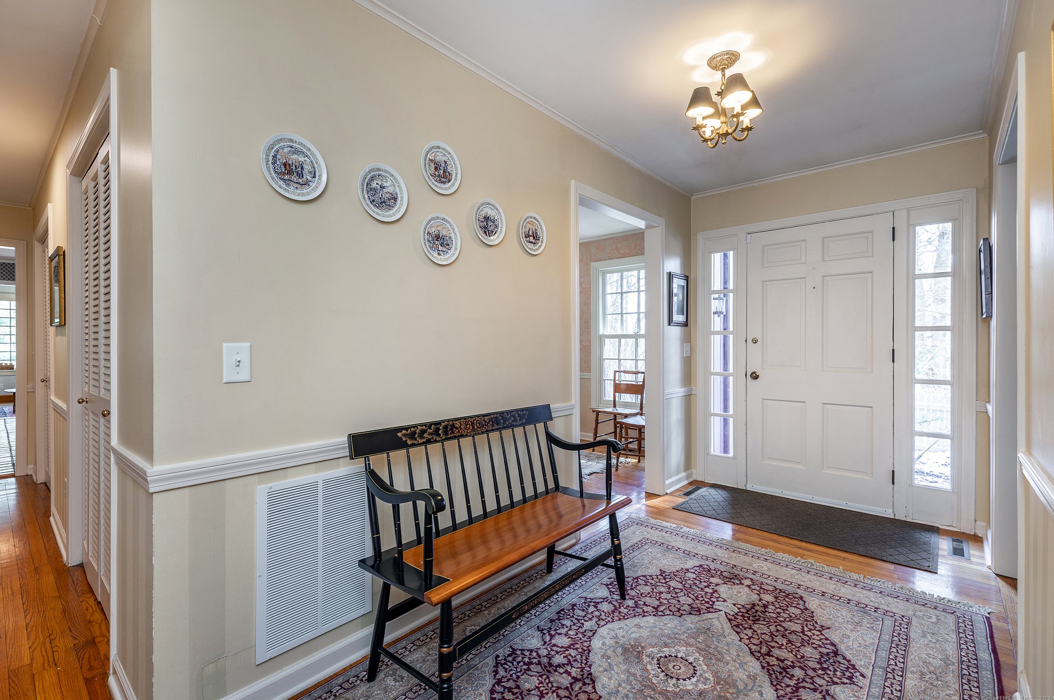 16 Covered Bridge Rd, Lakeville, CT 06039-1007