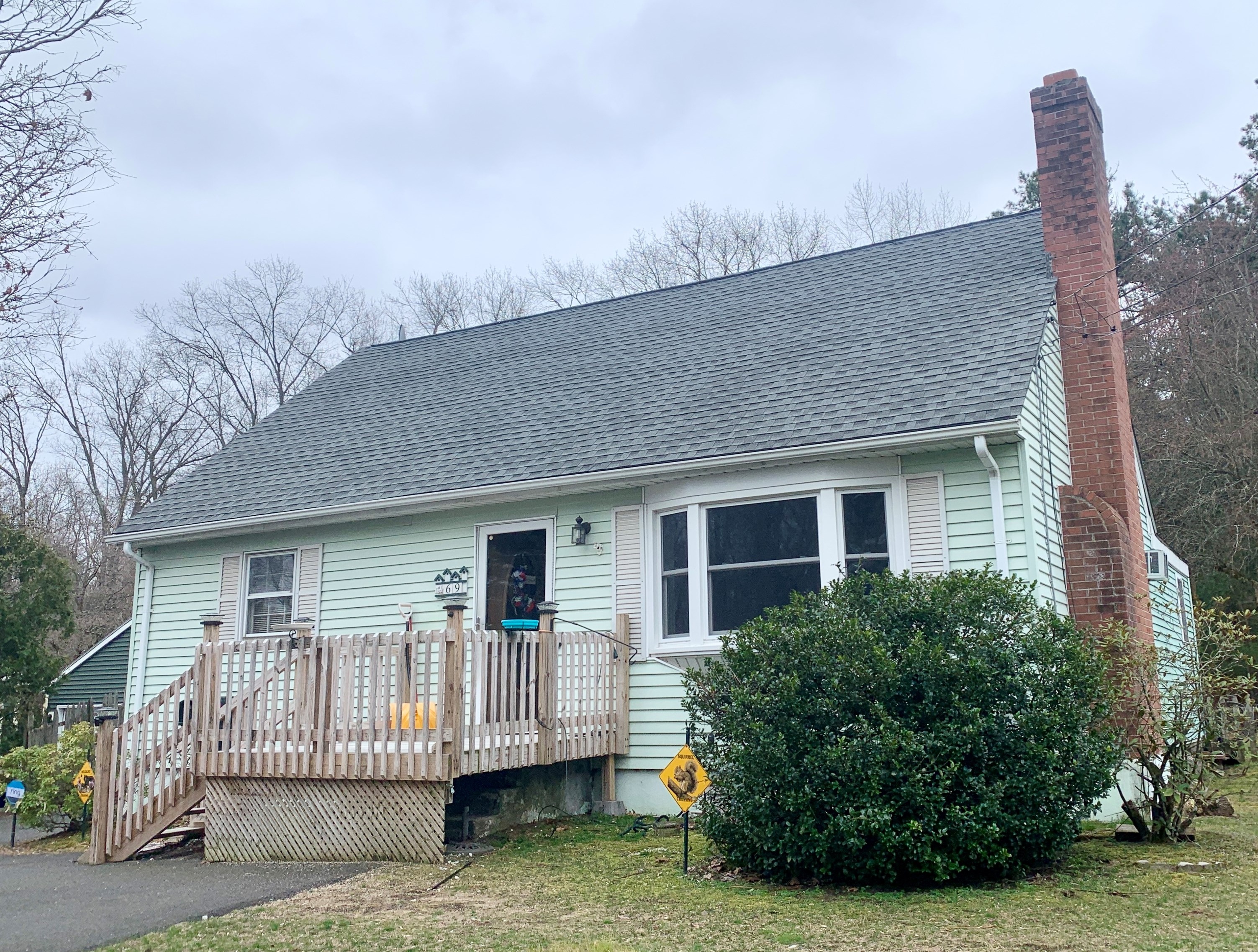 69 Juniper Dr, Windsor Locks, CT 06096